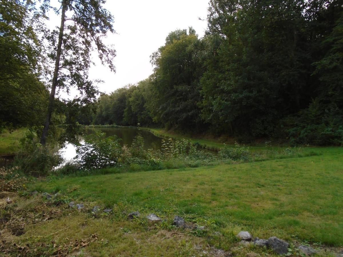 Deux Etangs Poissonneux Au Milieu Des Bois Avec Gite Moderne, La Halte Des Deux Lacs Rosée 外观 照片