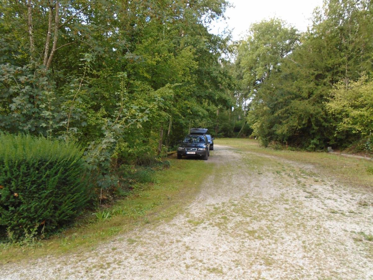 Deux Etangs Poissonneux Au Milieu Des Bois Avec Gite Moderne, La Halte Des Deux Lacs Rosée 外观 照片