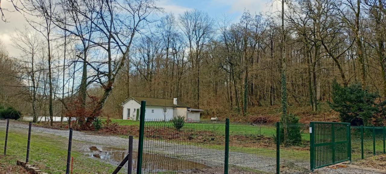 Deux Etangs Poissonneux Au Milieu Des Bois Avec Gite Moderne, La Halte Des Deux Lacs Rosée 外观 照片